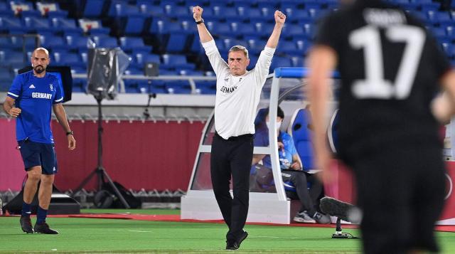 华体会体育-德国国奥10打11险胜仍不足喜，队长克鲁泽求婚添喜